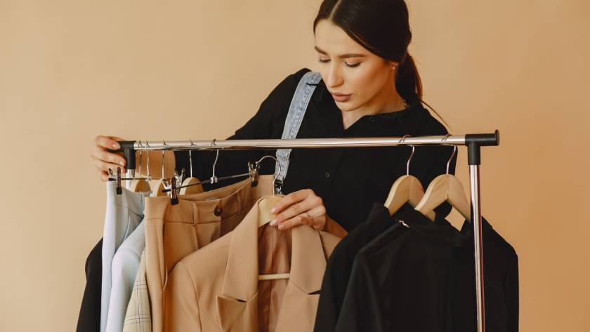 5 peças meia estação obrigatórias em um closet fashion - Escolhendo peças