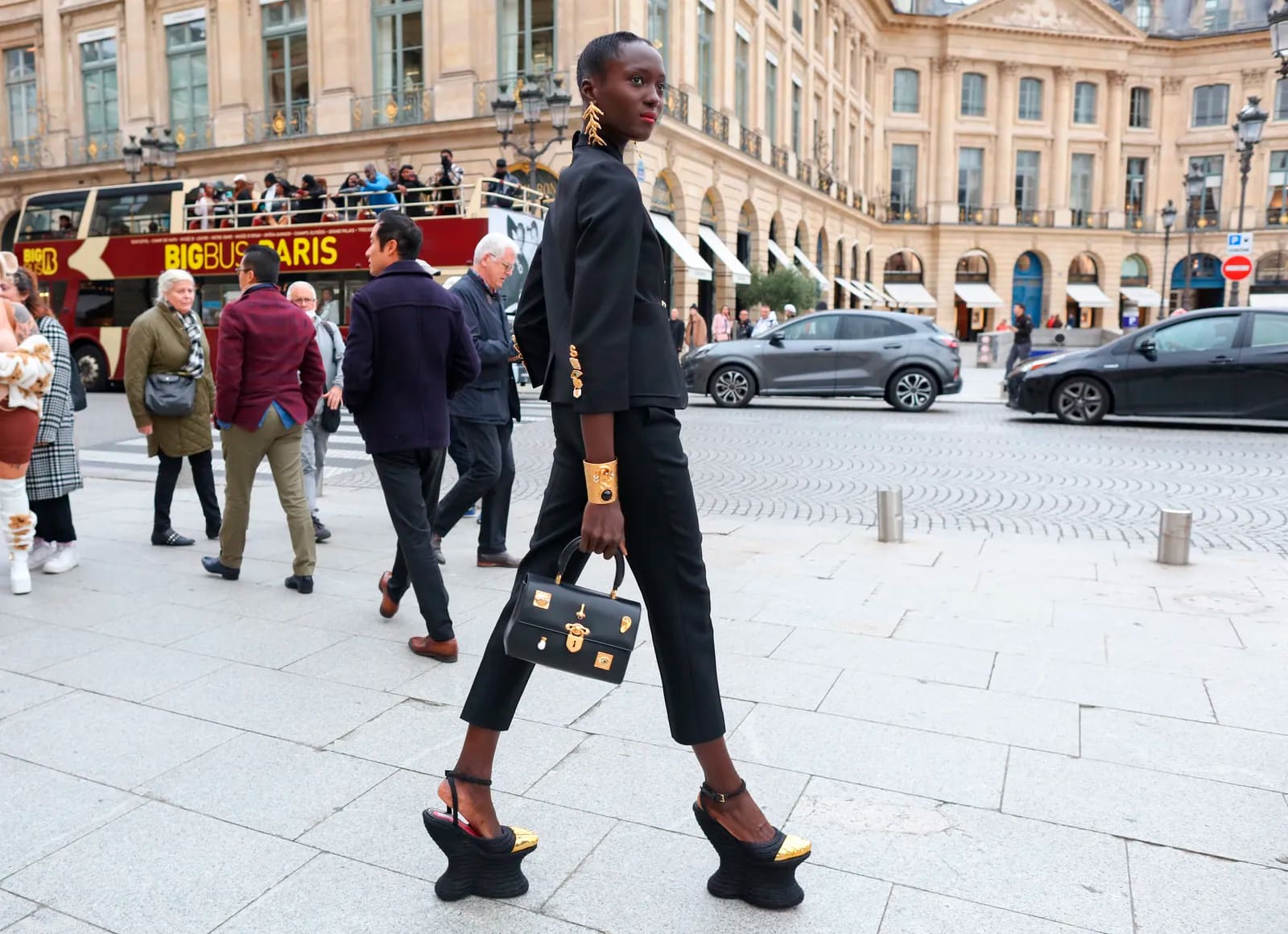 16 ideias de Sapatilhas Louis Vuitton  louis vuitton, sapatos, sapatos  fashion